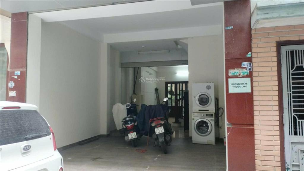 Giá 25tr cho thuê nhà nguyên căn 4 phòng ngủđịa điểm trên đường lạc long quân/ tây hồ4 phòng ngủ