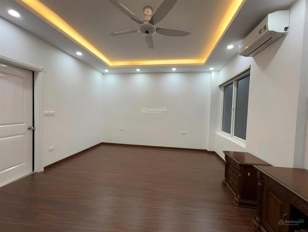 Cho thuê nhà 399 âu cơ, tây hồ. diện tích 150 m2 x 5 tầng, phù hợp cho văn phòng ,công ty ,