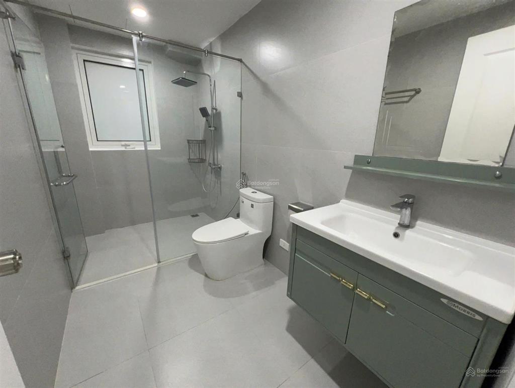 Cho thuê nhà 399 âu cơ, tây hồ. diện tích 150 m2 x 5 tầng, phù hợp cho văn phòng ,công ty ,