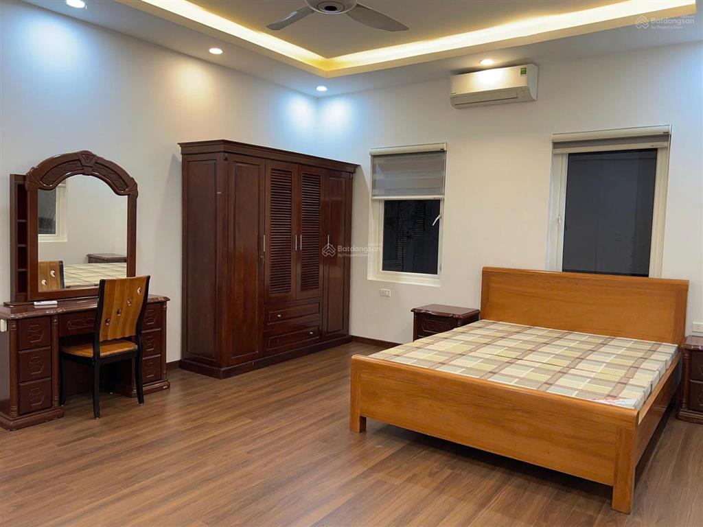 Cho thuê nhà 399 âu cơ, tây hồ. diện tích 150 m2 x 5 tầng, phù hợp cho văn phòng ,công ty ,
