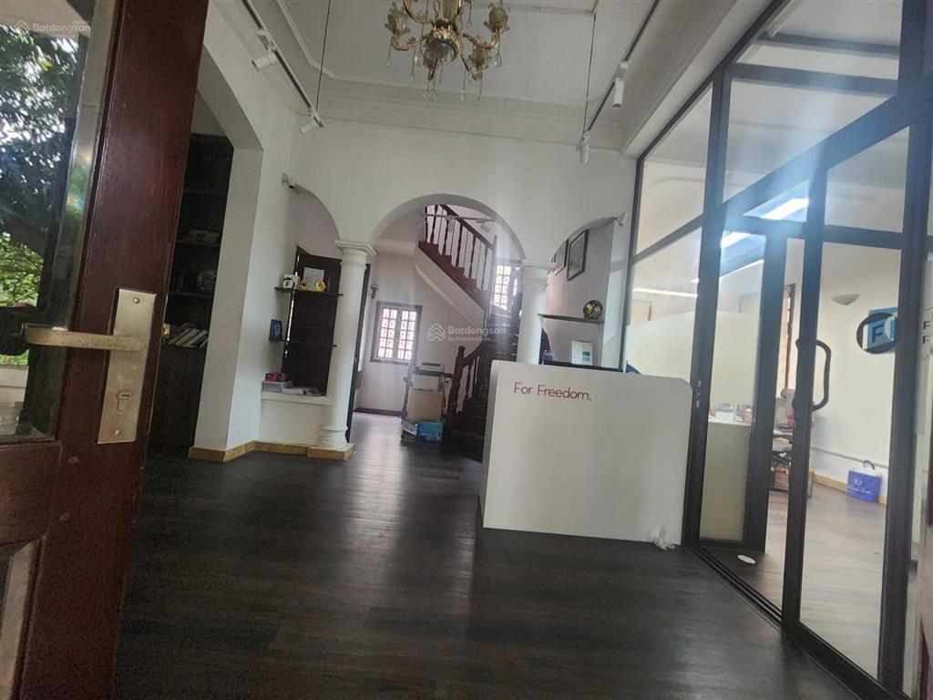 Cơ hội thuê nhà sân vườn vị trí đắc địa tại tô ngọc vân cần cho thuê nhà riêng