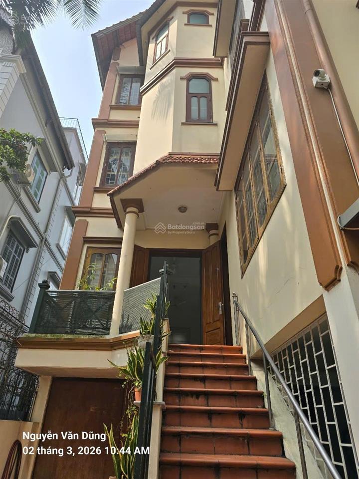 Cho thuê nhà lô góc view hồ tây quảng khánh. dt 145m, 5 tầng, 5 ngủ có bể bơi riêng