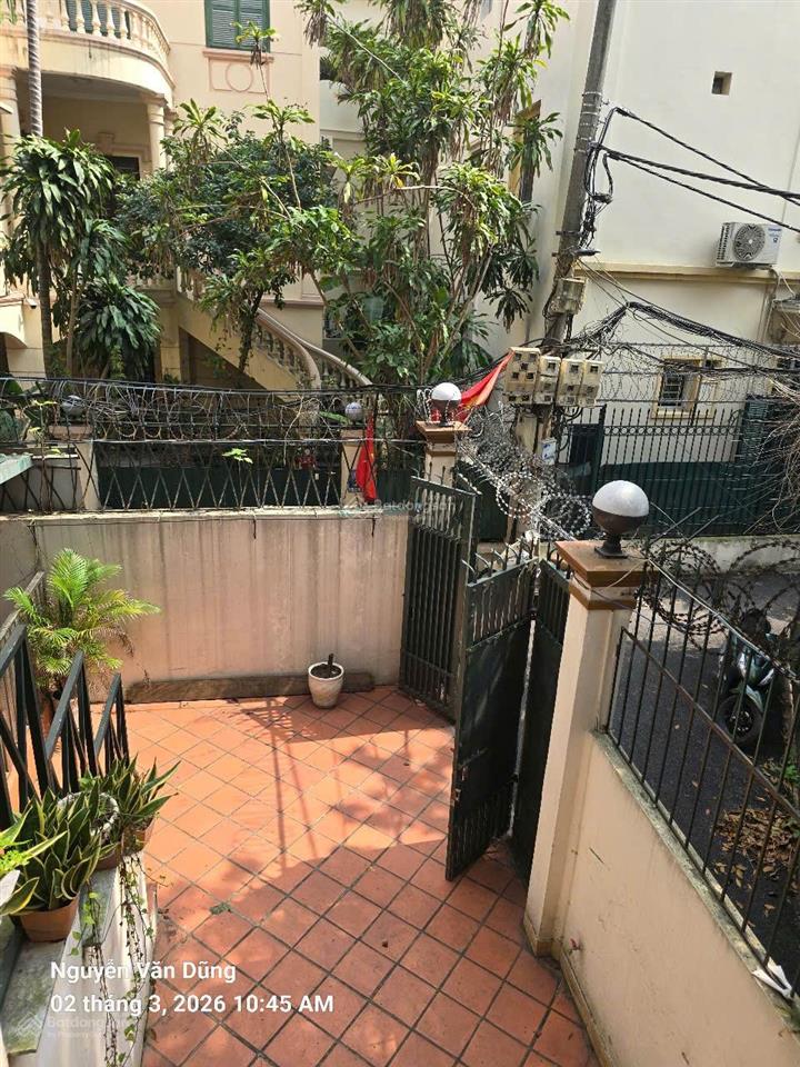 Cho thuê nhà lô góc view hồ tây quảng khánh. dt 145m, 5 tầng, 5 ngủ có bể bơi riêng