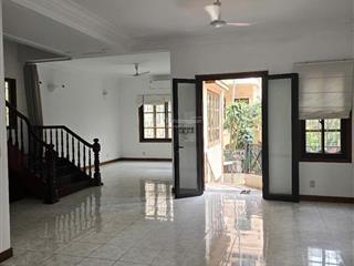 Cho thuê nhà lô góc view hồ tây quảng khánh. dt 145m, 5 tầng, 5 ngủ có bể bơi riêng
