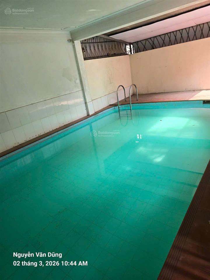Cho thuê nhà lô góc view hồ tây quảng khánh. dt 145m, 5 tầng, 5 ngủ có bể bơi riêng