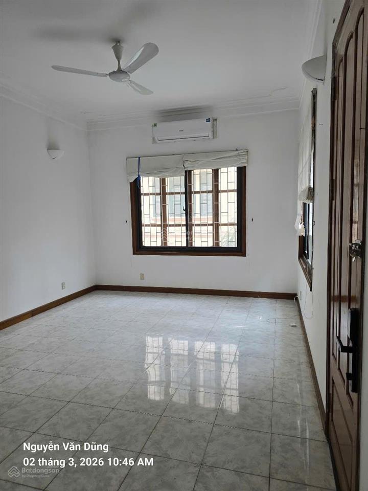 Cho thuê nhà lô góc view hồ tây quảng khánh. dt 145m, 5 tầng, 5 ngủ có bể bơi riêng