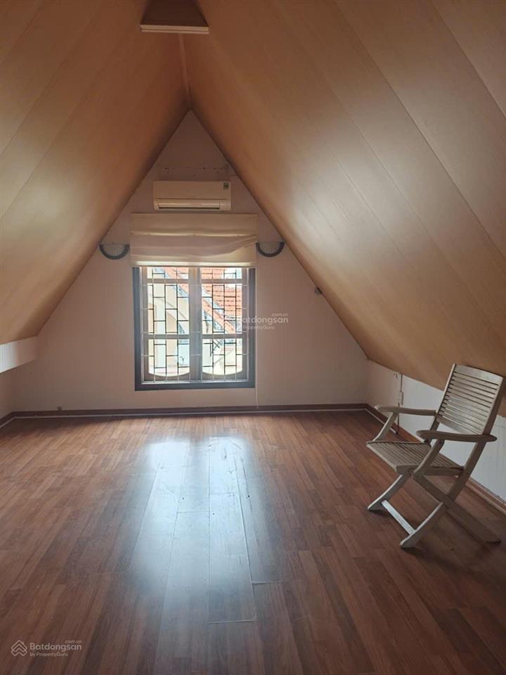Cho thuê nhà lô góc view hồ tây quảng khánh. dt 145m, 5 tầng, 5 ngủ có bể bơi riêng