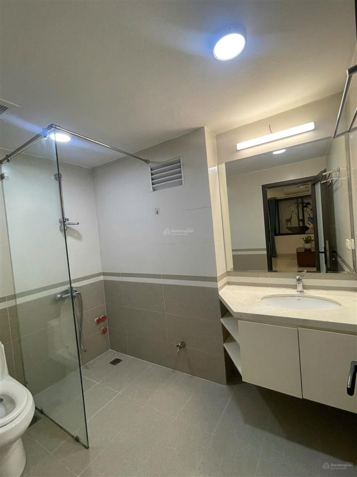 Cho thuê căn hộ 1pn, 1vs, 60m², 7 triệu tại lạc long quân, tây hồ hàng hiếm