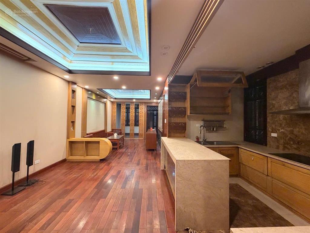 Cho thuê nhà 5 tầng mặt phố tô ngọc vân, quảng an tây hồ hà nội