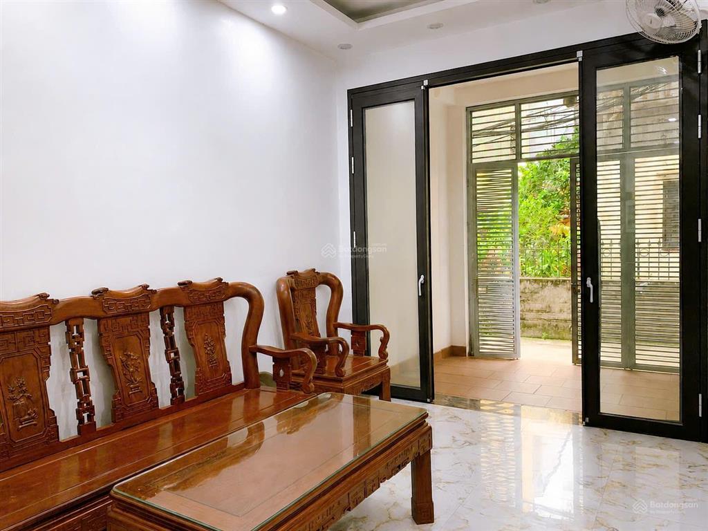 Cho thuê nhà riêng tại tứ liên âu cơ, 15 triệu, 54m2, 4pn + 4wc + 4t, đẹp, nhiều tiện ích