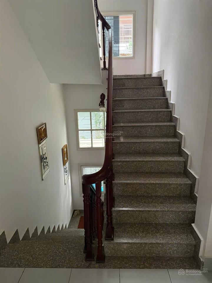 Cho thuê nhà riêng 5pn, 4wc, 55m2 tại ngõ 278 nghi tàm, tây hồ, giá 16 triệu vnd/tháng