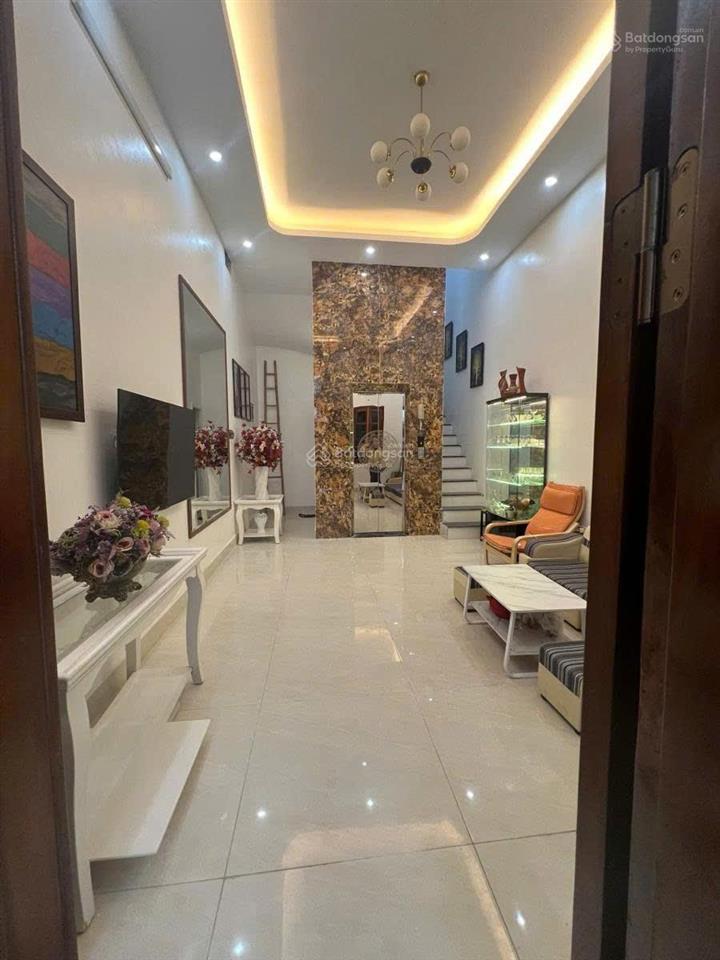 Diện tích 40 m² x 5 tầng. * vị trí ngõ 32 an dương (tây hồ). ngõ rộng ô tô lùi tận cửa,