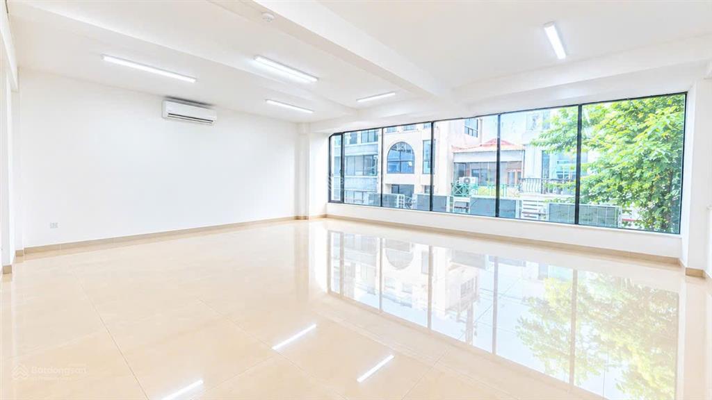 Cho thuê nhà 5 tầng + 1 tầng hầm yên phụ tây hồ hà nội