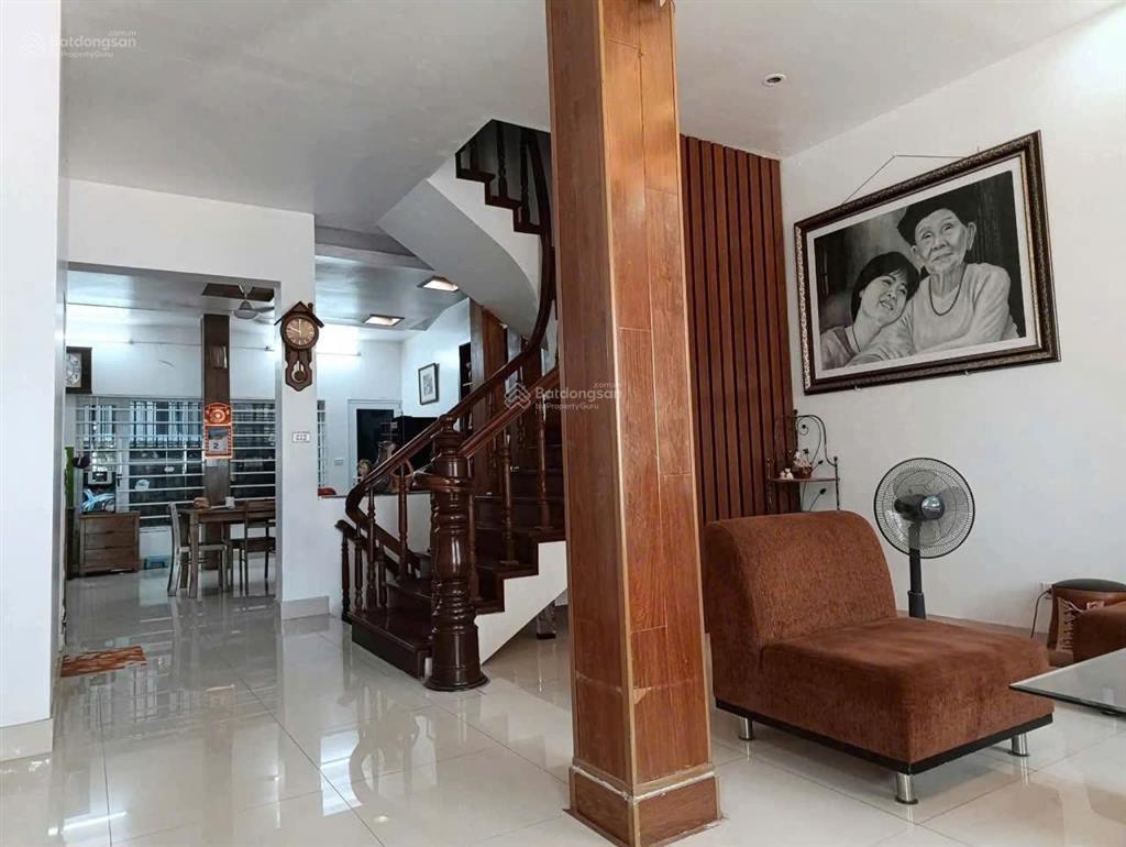 Cho thuê nhà nguyên căn mặt đường đê quai  tứ liên  tây hồ  hà nội