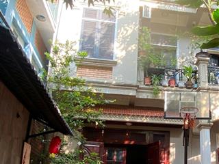 Chính chủ  cho thuê nhà 04 tầng ngõ 172 âu cơ, tây hồ. dt 90m² (60m2 nhà) mt 5m,