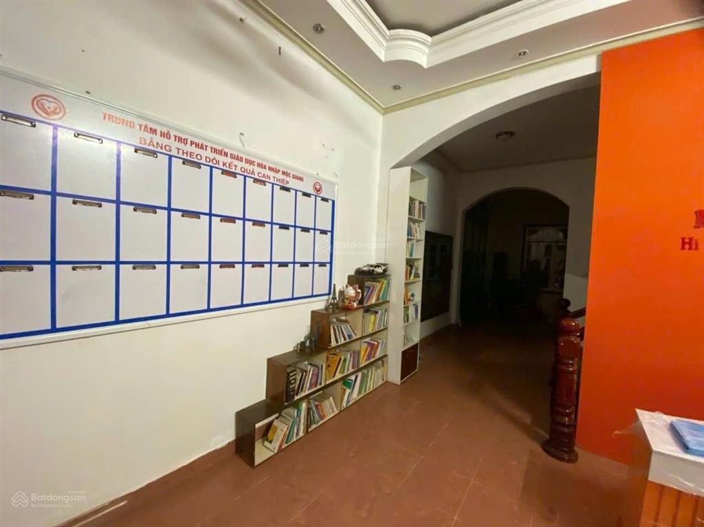 Chính chủ  cho thuê nhà 04 tầng ngõ 172 âu cơ, tây hồ. dt 90m² (60m2 nhà) mt 5m,