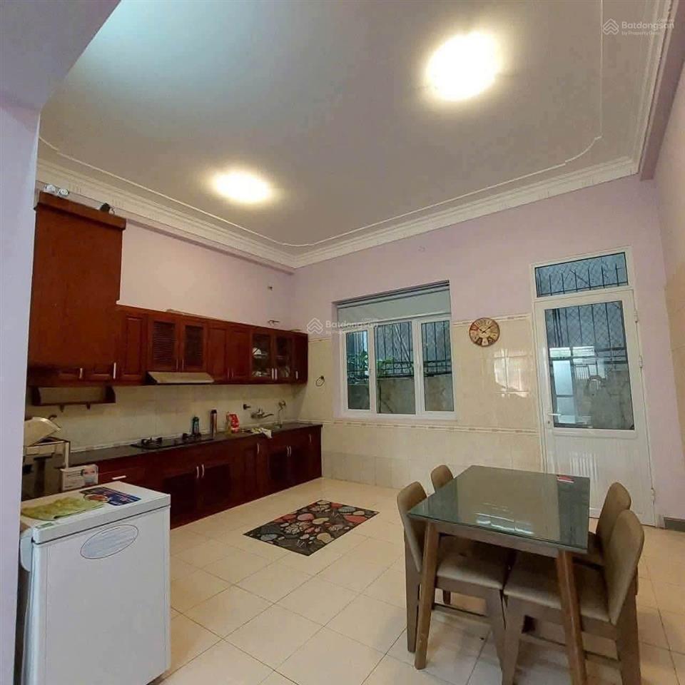 Cho thuê nhà ngõ 28 tứ liên  tây hồ. 55m2 * 5 tầng  5 phòng ngủ, 4 phòng vệ sinh