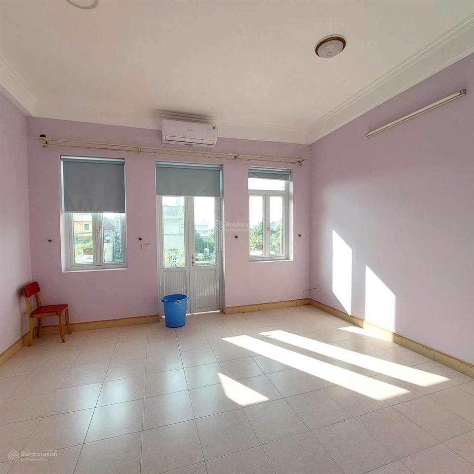 Cho thuê nhà ngõ 28 tứ liên  tây hồ. 55m2 * 5 tầng  5 phòng ngủ, 4 phòng vệ sinh