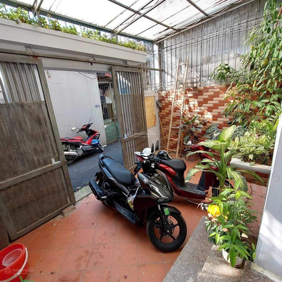 Cho thuê nhà ngõ 28 tứ liên  tây hồ. 55m2 * 5 tầng  5 phòng ngủ, 4 phòng vệ sinh