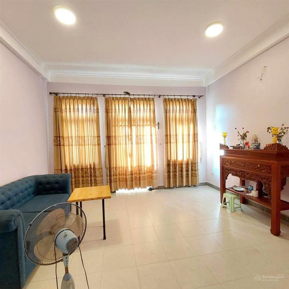 Cho thuê nhà ngõ 28 tứ liên  tây hồ. 55m2 * 5 tầng  5 phòng ngủ, 4 phòng vệ sinh