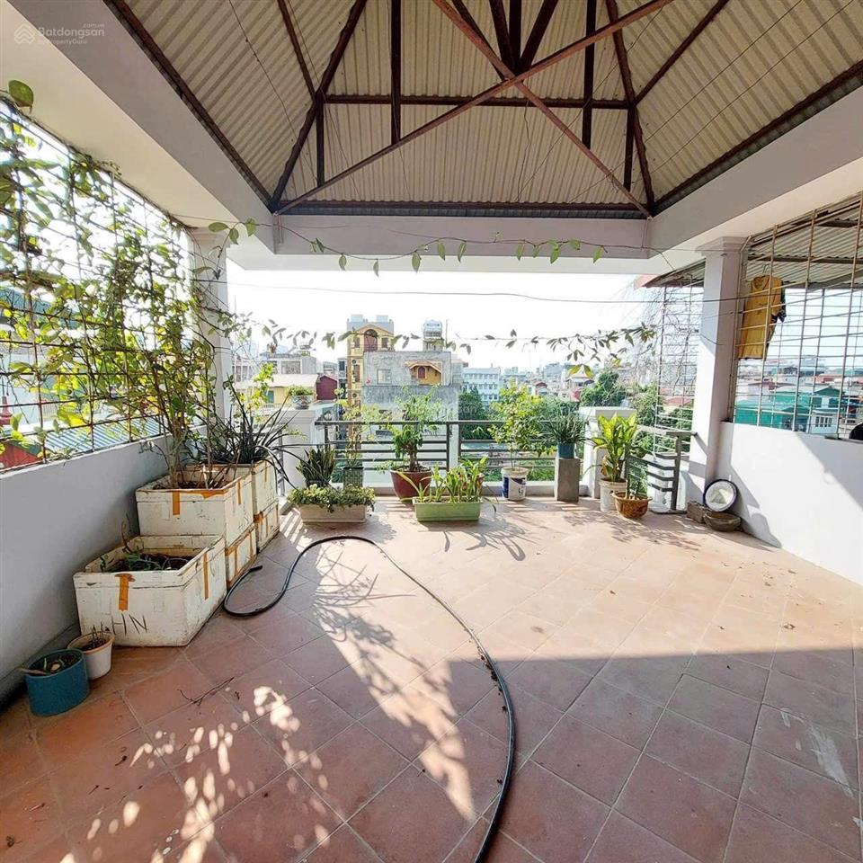 Cho thuê nhà ngõ 28 tứ liên  tây hồ. 55m2 * 5 tầng  5 phòng ngủ, 4 phòng vệ sinh