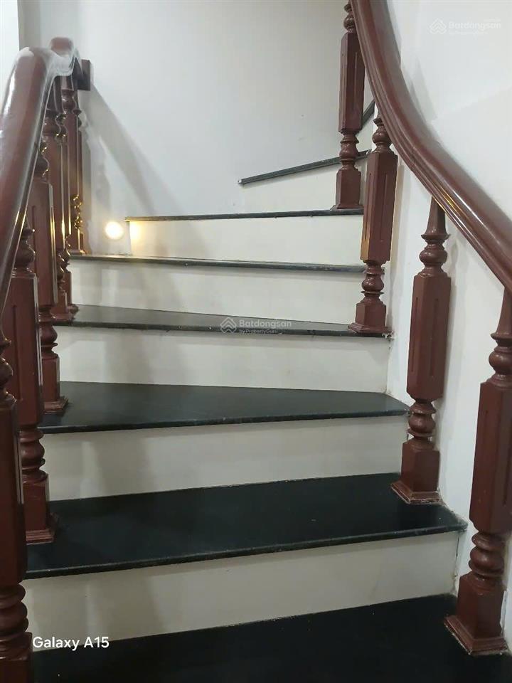 Cho thuê nhà nguyên căn  phố trịnh công sơn / lạc long quân (tây hồ)