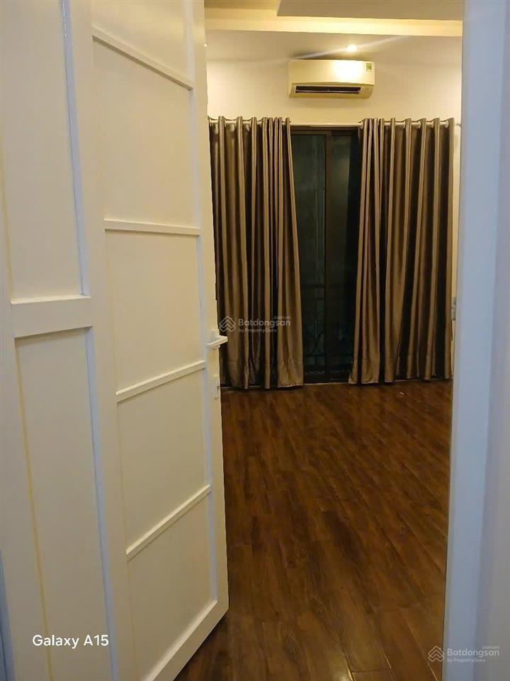Cho thuê nhà nguyên căn  phố trịnh công sơn / lạc long quân (tây hồ)