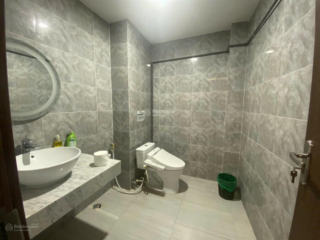 Cho thuê nhà 5 tầng  khu phố yên hoa  tây hồ  hà nội
