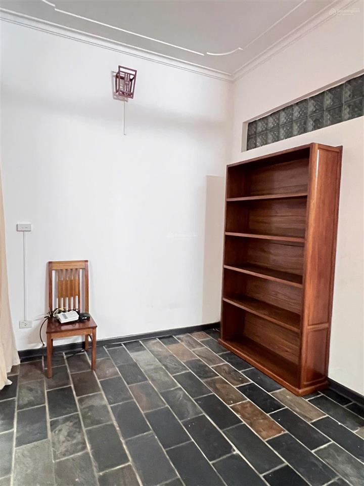 Cho thuê biệt thự 4,5 tầng sân vườn rộng đường tô ngọc vân, quận tây hồ, hà nội
diện tích 300m2