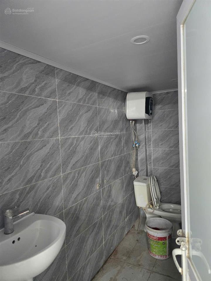 Cho thuê nhà sân mới cứng ở ngay phố tứ liên 70m2 x 2 tầng, 2 phòng ngủ, giá 7 triệu/ tháng