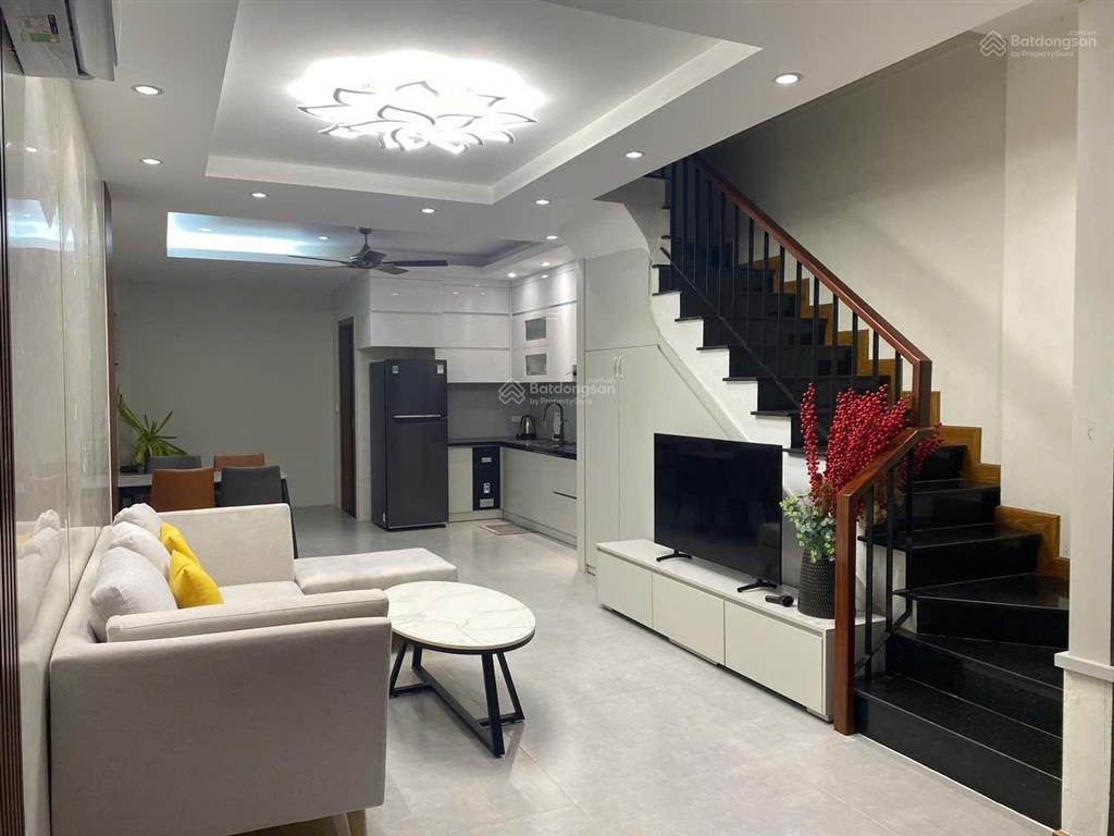 Cho thuê nhà 5 tầng  quảng an, tây hồ  hà nội  diện tích 60m²