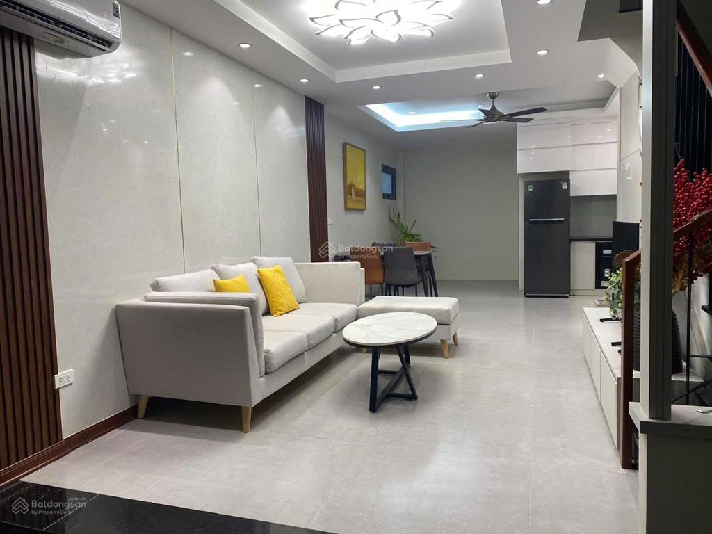 Cho thuê nhà 5 tầng  quảng an, tây hồ  hà nội  diện tích 60m²