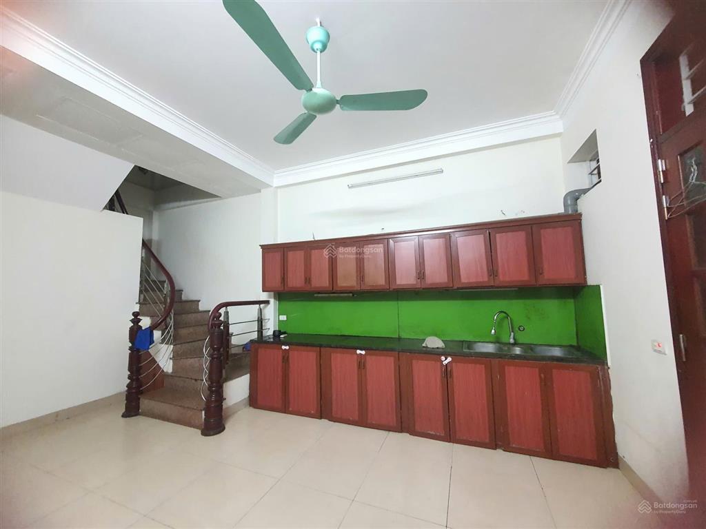 Cho thuê nhà riêng tại âu cơ, 10 triệu, 50m2, 3pn, 3wc, nội thất cơ bản, gấp!