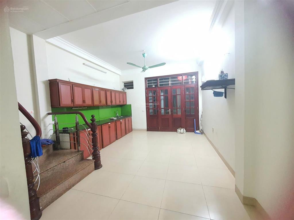 Cho thuê nhà riêng tại âu cơ, 10 triệu, 50m2, 3pn, 3wc, nội thất cơ bản, gấp!
