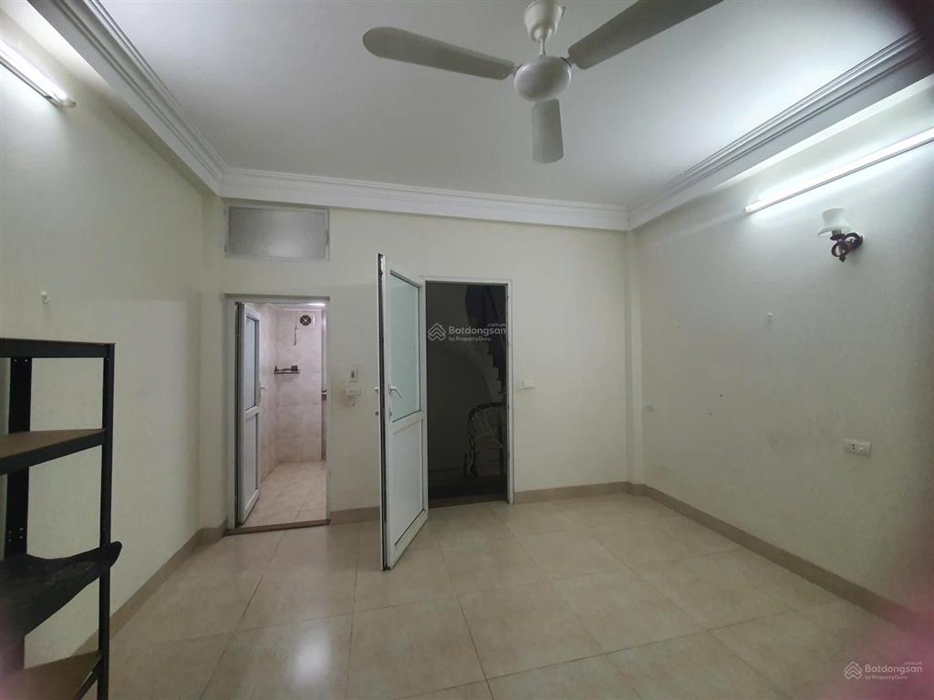 Cho thuê nhà riêng tại âu cơ, 10 triệu, 50m2, 3pn, 3wc, nội thất cơ bản, gấp!