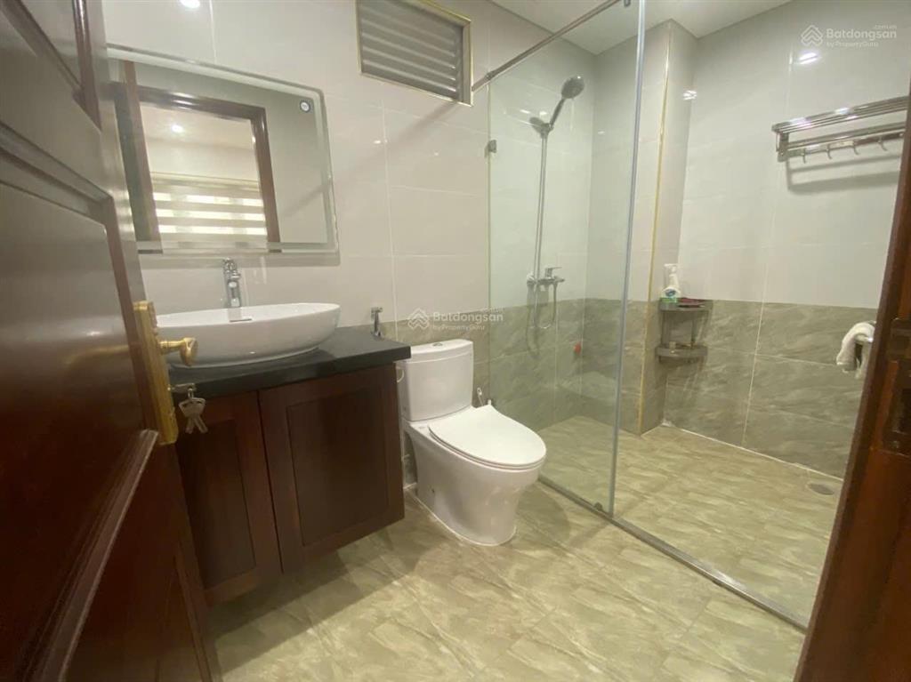 Cho thuê nhà 5 tầng xuân diệu, tây hồ hà nội diện tích 100m2 mặt tiền 5m