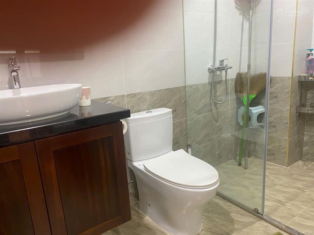 Cho thuê nhà 5 tầng xuân diệu, tây hồ hà nội diện tích 100m2 mặt tiền 5m