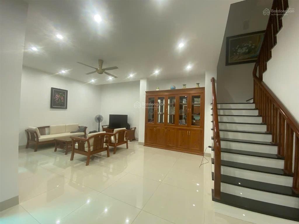 Cho thuê nhà 5 tầng xuân diệu, tây hồ hà nội diện tích 100m2 mặt tiền 5m
