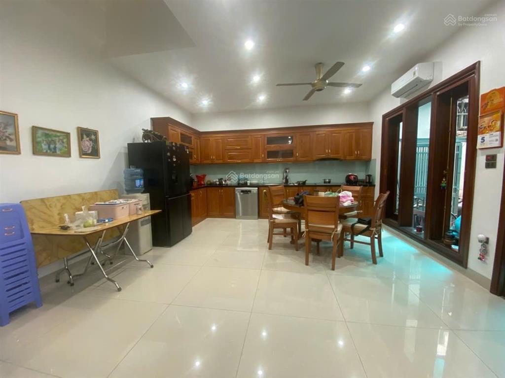 Cho thuê nhà 5 tầng xuân diệu, tây hồ hà nội diện tích 100m2 mặt tiền 5m