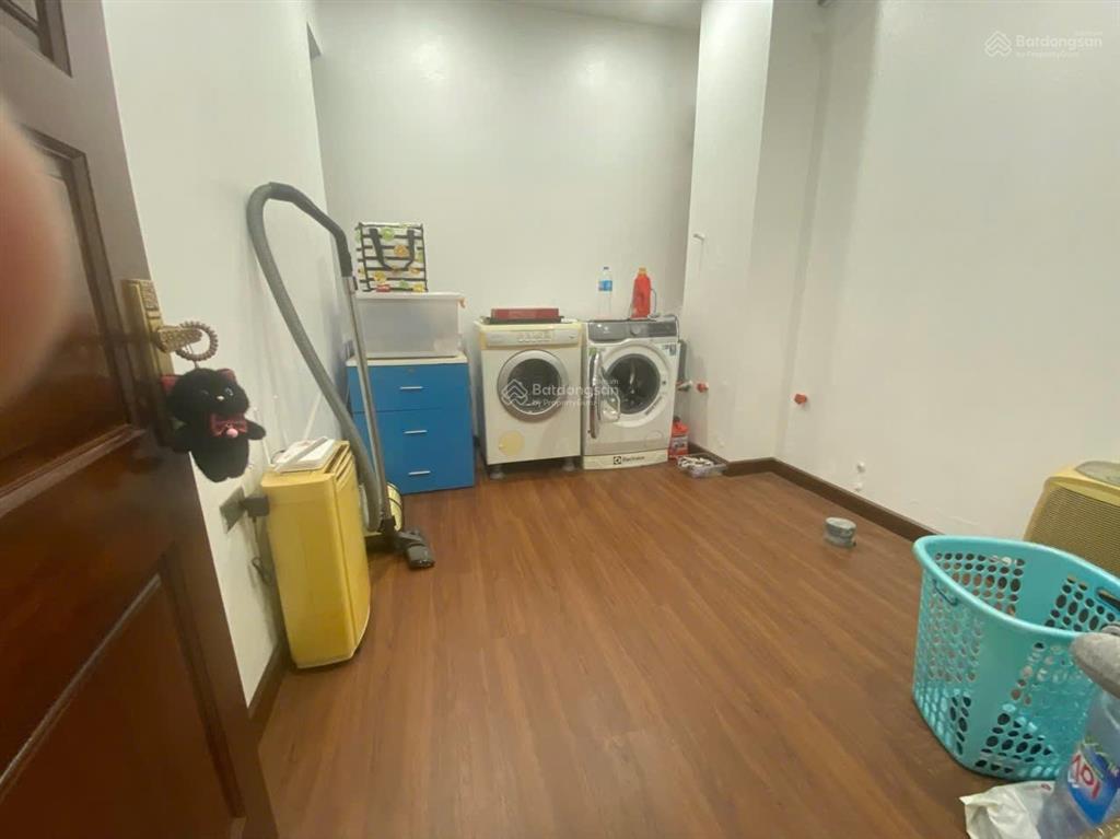 Cho thuê nhà 5 tầng xuân diệu, tây hồ hà nội diện tích 100m2 mặt tiền 5m