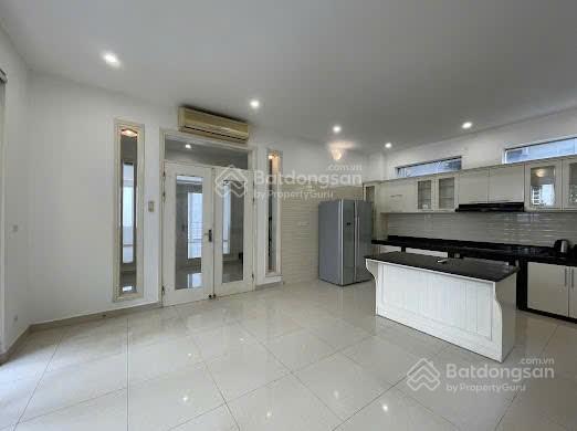 Cho thuê nhà đất rộng tây hồ, hà nội. dt 280m. giá 65.000.000