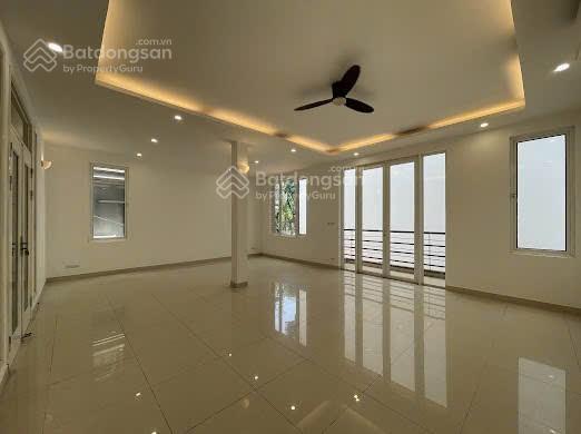 Cho thuê nhà đất rộng tây hồ, hà nội. dt 280m. giá 65.000.000