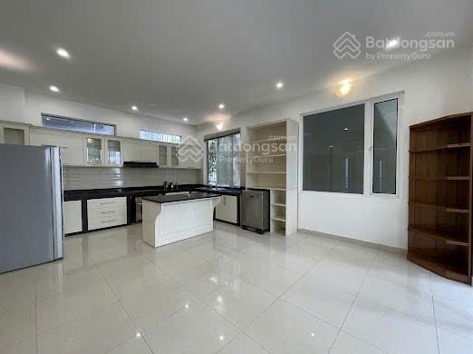 Cho thuê nhà đất rộng tây hồ, hà nội. dt 280m. giá 65.000.000