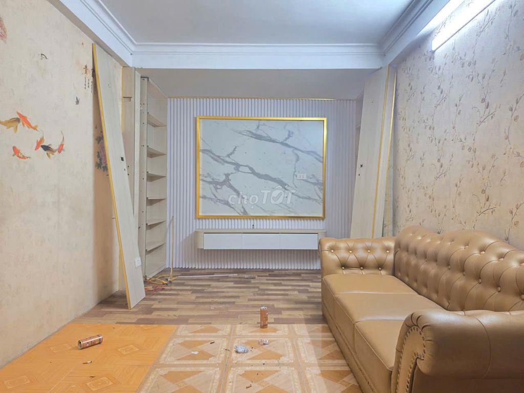 Bán gấp nhà trong ngõ 93 Vũ Tông Phan, cạnh trường TH Nguyễn Trãi