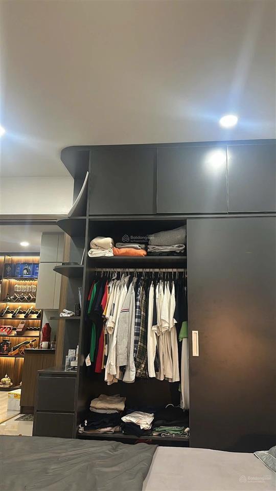 Chính chủ bán căn hộ 3 phòng ngủ dv01 rose town ngọc hồi sổ đỏ lâu dài 90m2