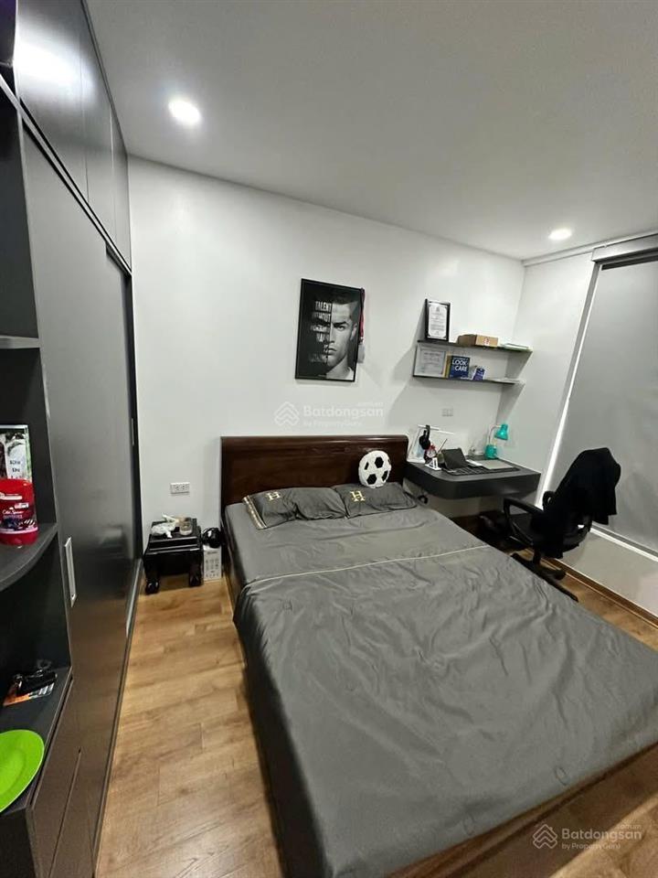 Chính chủ bán căn hộ 3 phòng ngủ dv01 rose town ngọc hồi sổ đỏ lâu dài 90m2