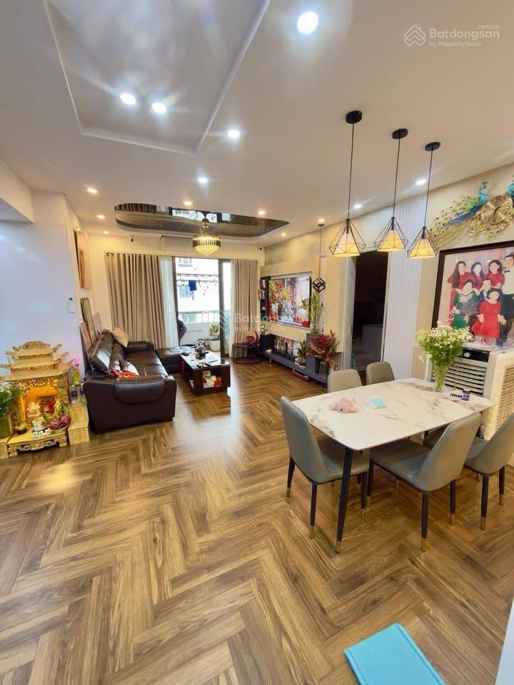 Bán căn hộ 4 phòng ngủ chung cư 96 định công sổ đỏ 122m2