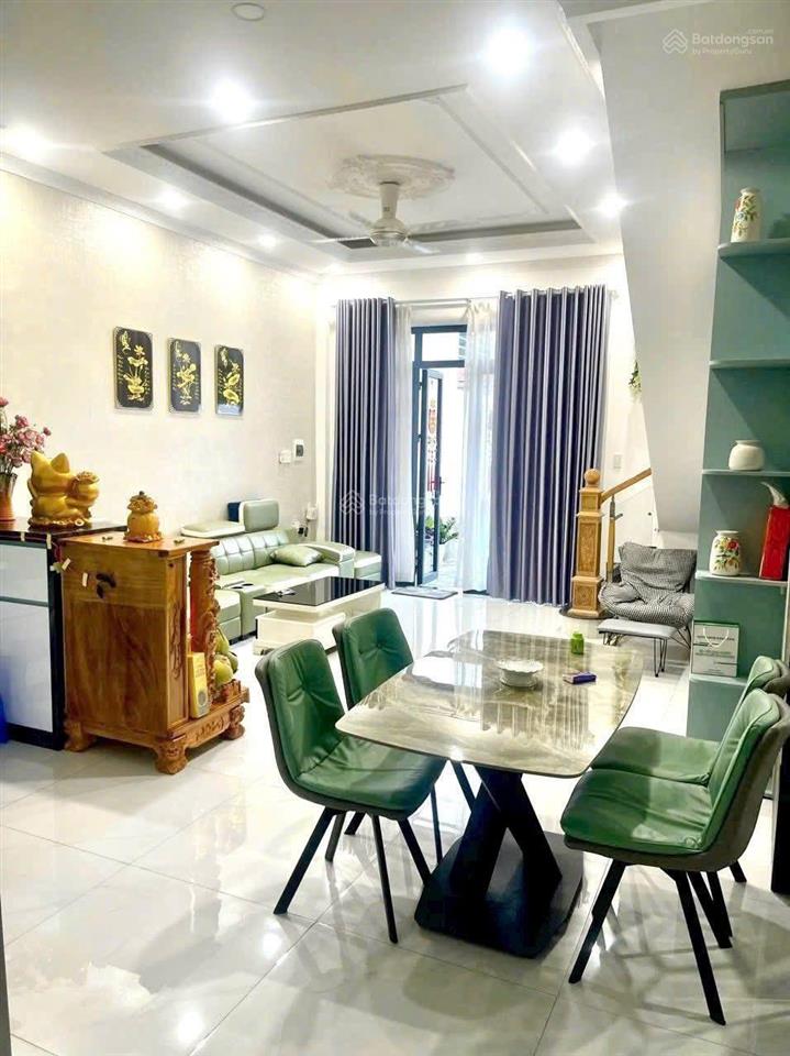 Bán nhà kdc hiệp thành 1  1 trệt 2 lầu  3pn  3wc. full nội thất cao cấp. thu nhập 15tr/tháng