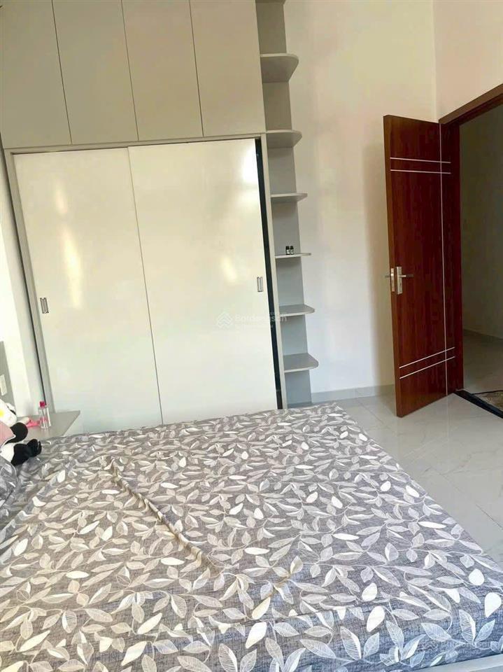 Bán nhà kdc hiệp thành 1  1 trệt 2 lầu  3pn  3wc. full nội thất cao cấp. thu nhập 15tr/tháng