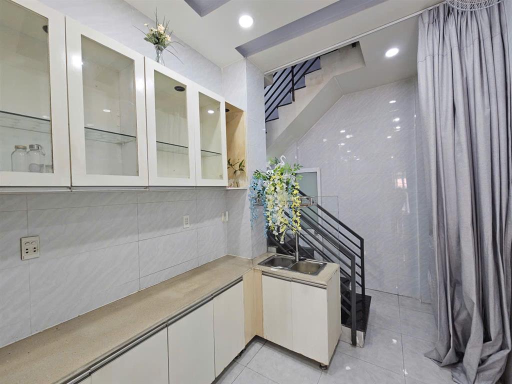 Nhà rộng khó tìm ngang 5.15 Bùi Minh Trực P6Q8 (full nội thất)